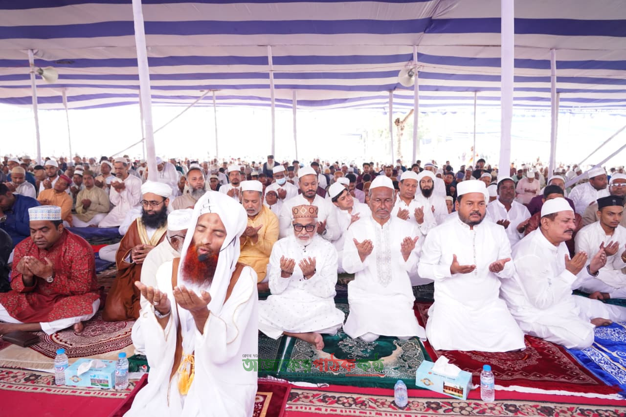 রাজশাহীর হযরত শাহ মখদুম (র.) কেন্দ্রীয় ঈদগাহ মাঠে পবিত্র ঈদুল আযহা’র প্রধান জামাত অনুষ্ঠিত