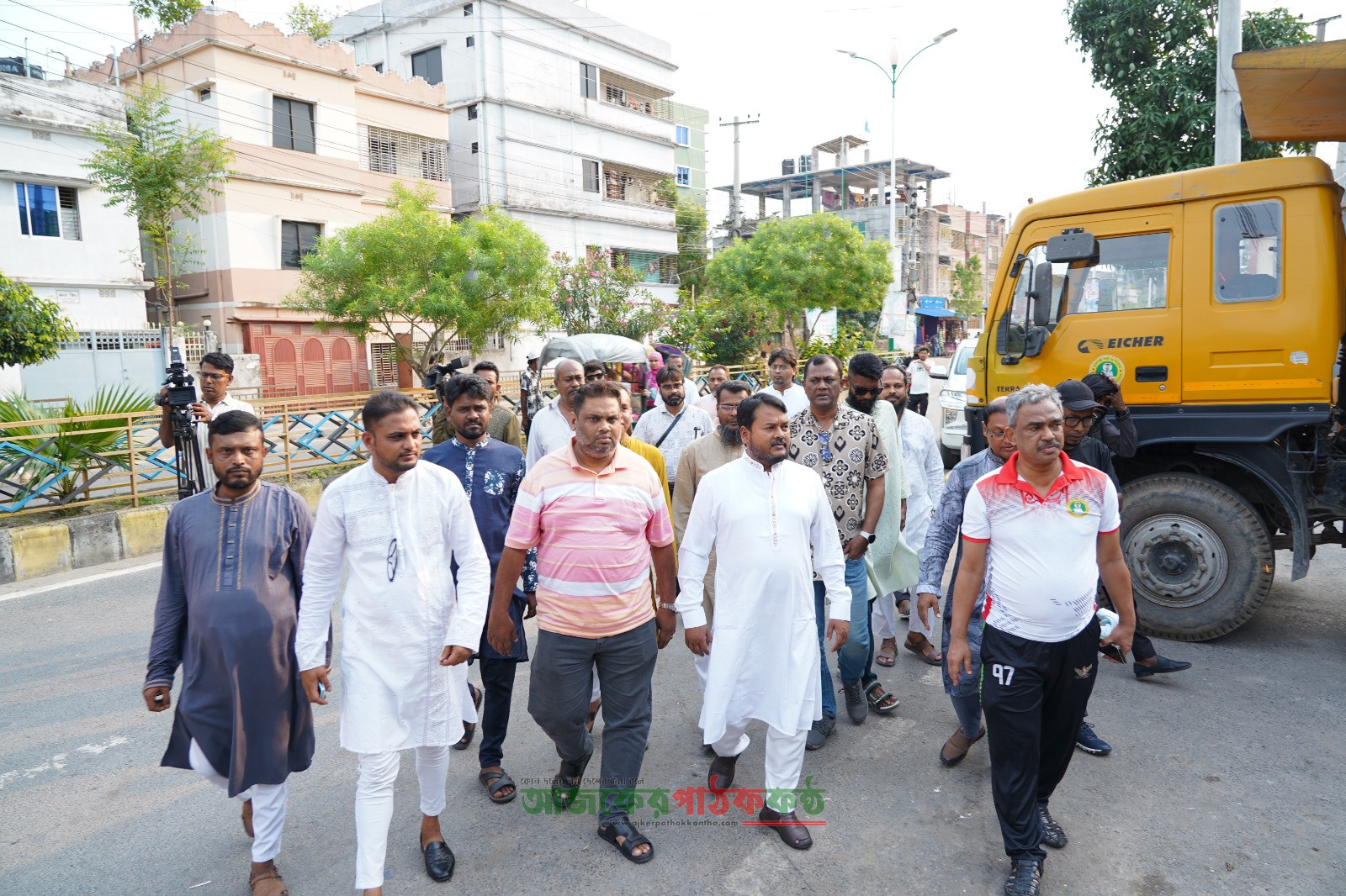 নির্ধারিত সময়ের আগেই কোরবানির বর্জ্য অপসারণ করে নতুন রেকর্ড গড়লো রাসিক
