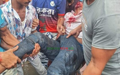 রাজশাহীর মোহনপুরে সড়ক দুর্ঘটনায় নিহত ২, আহত ৩