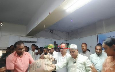 রাজশাহীর মোহনপুরে জাতীয় পল্লী উন্নয়ন দিবস উপলক্ষে আলোচনা সভা ও বিভিন্ন উপকরণ বিতরণ